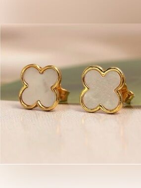 Elegant Gold and White Pendant Earrings